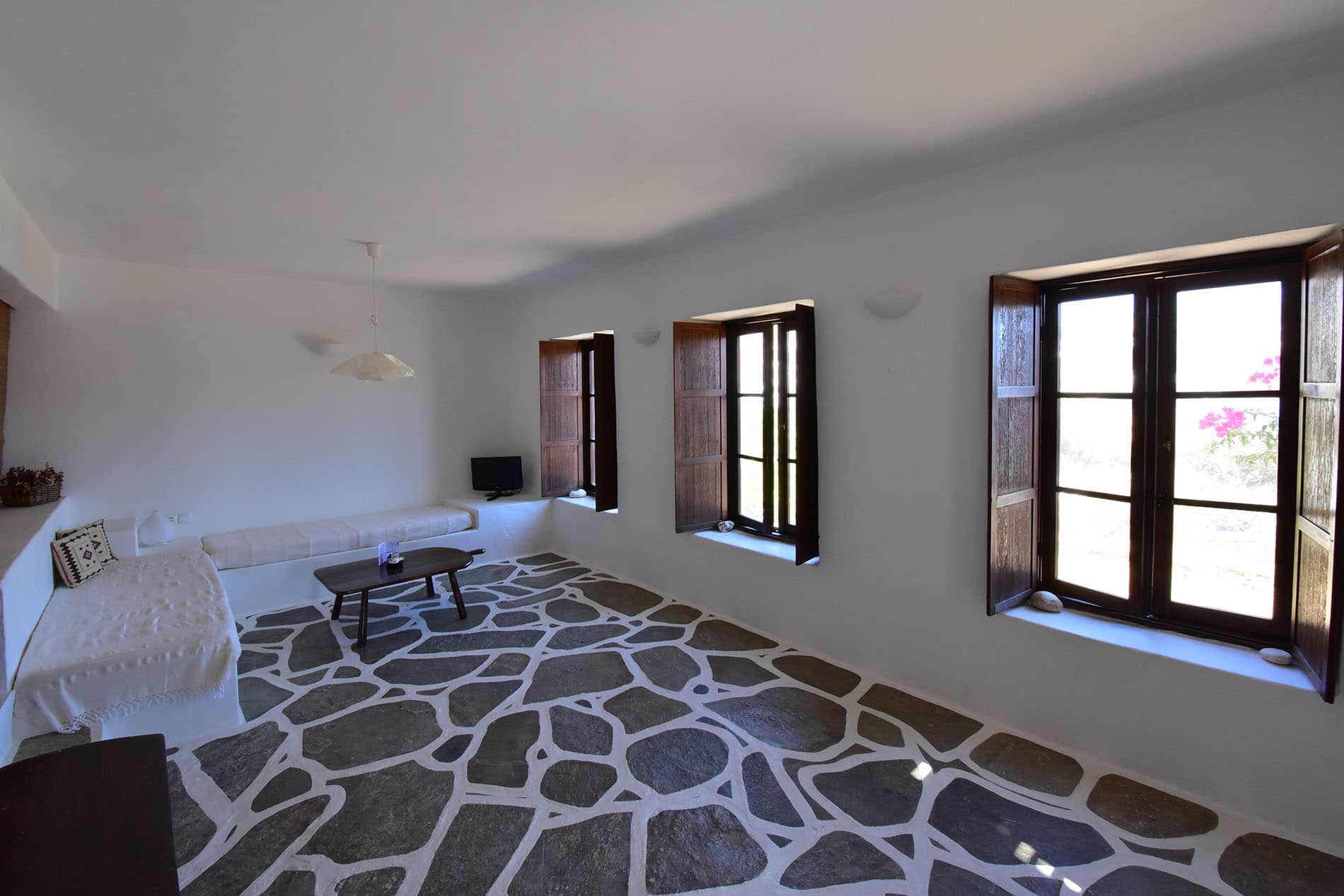 Suite 2 Inside03 best hotel ios greece